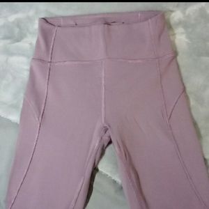 Lululemon in movement cropped leggings